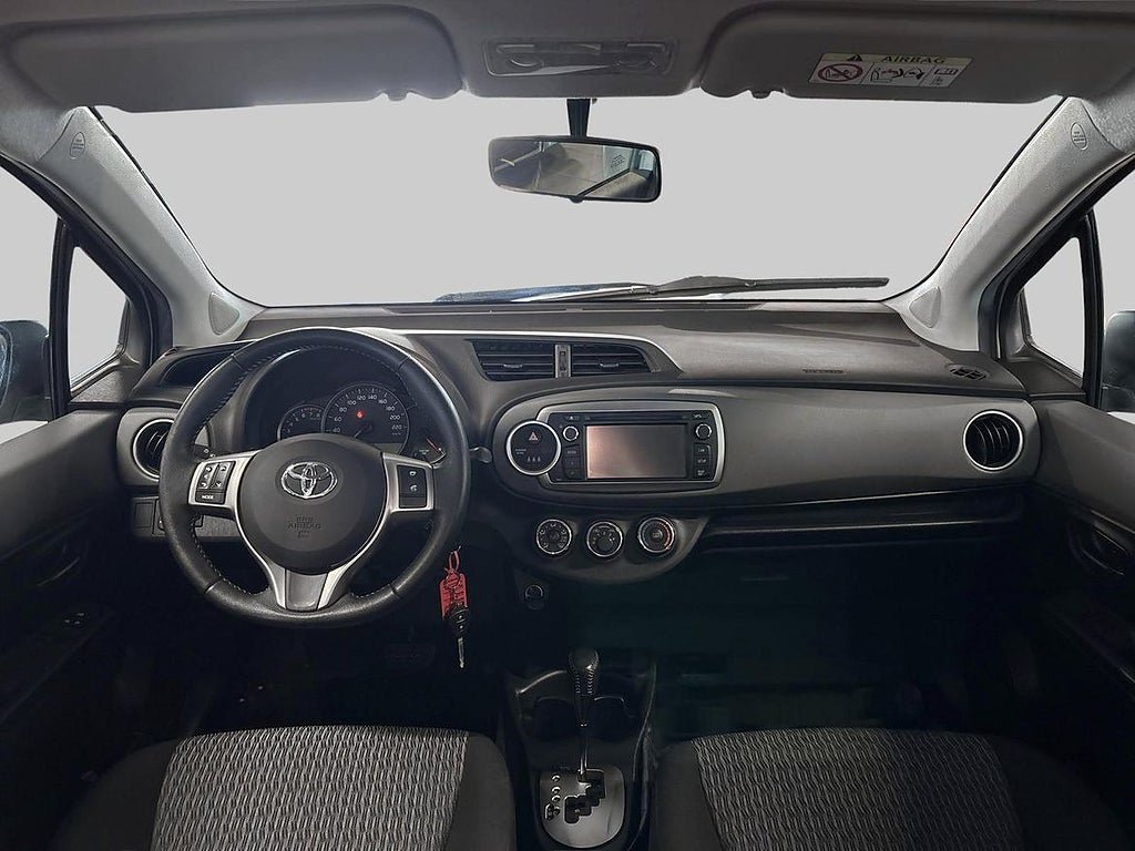 Vehicle Image 11