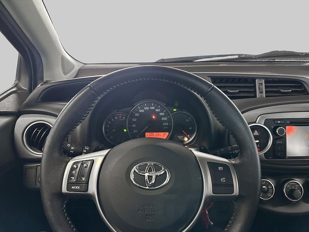 Vehicle Image 14