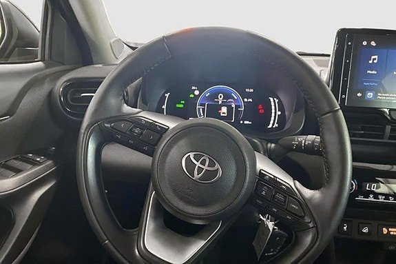 Vehicle Image 11