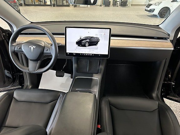 Vehicle Image 17