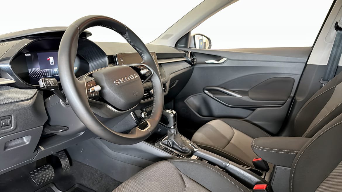 Vehicle Image 7