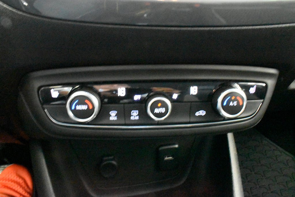 Vehicle Image 17