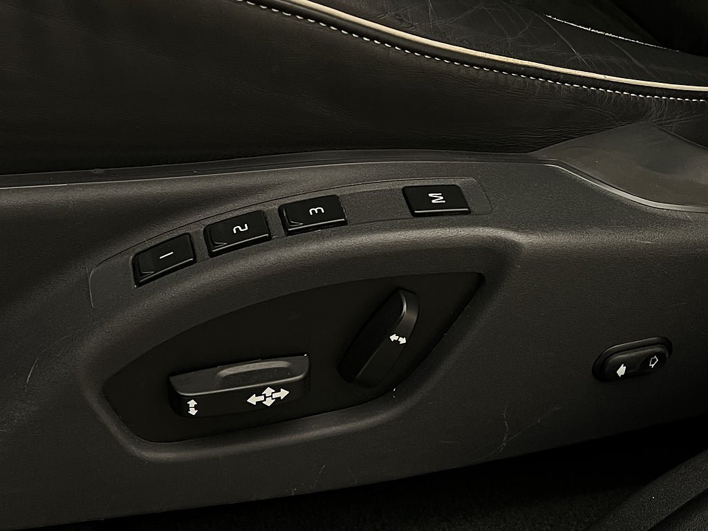Vehicle Image 28
