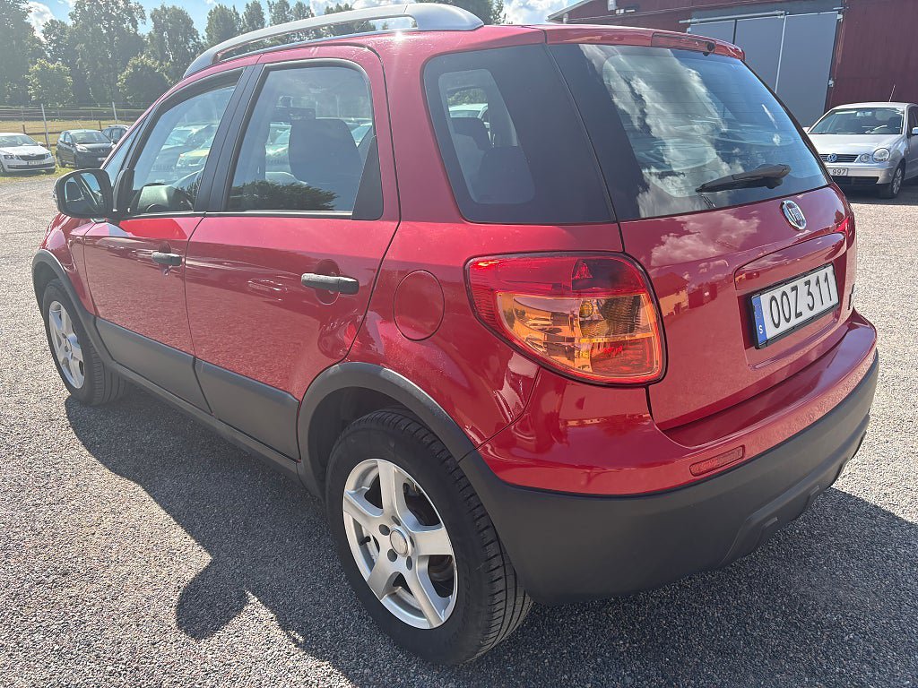 Vehicle Image 4