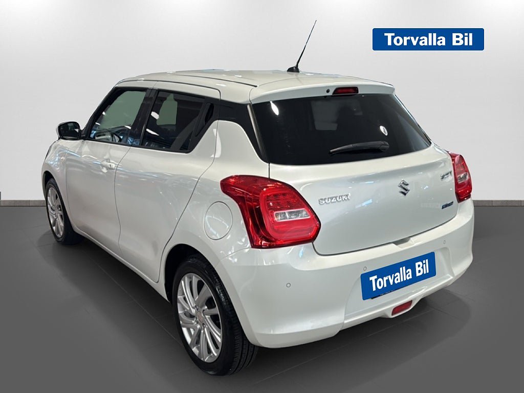 Vehicle Image 6