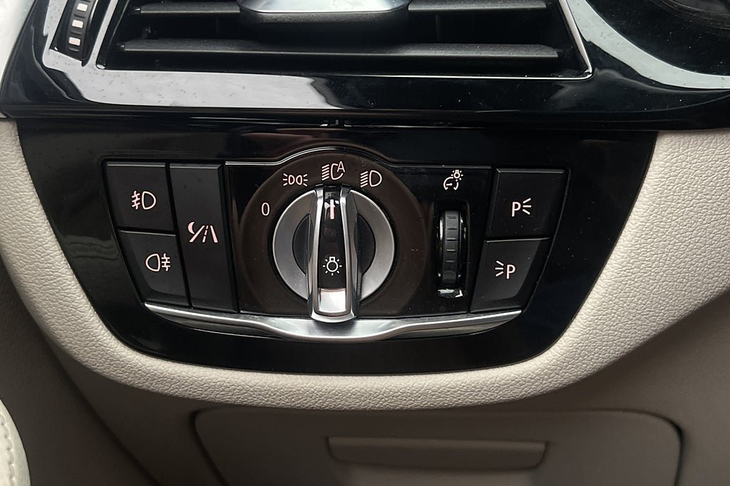 Vehicle Image 27