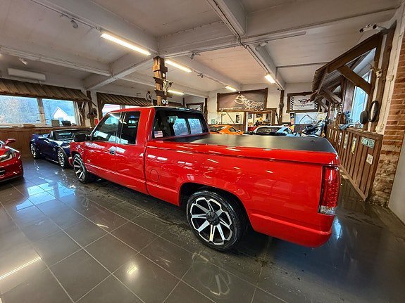 Vehicle Image 10