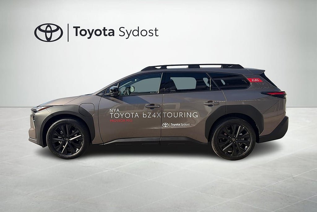 Vehicle Image 6