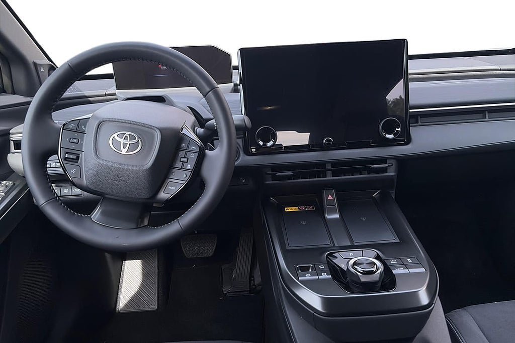 Vehicle Image 14