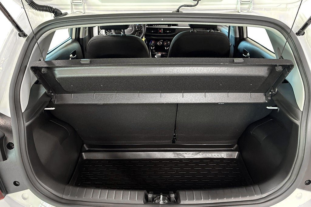 Vehicle Image 16