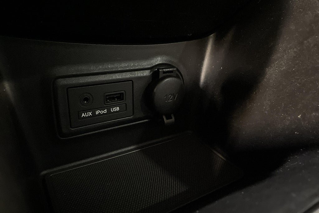 Vehicle Image 25