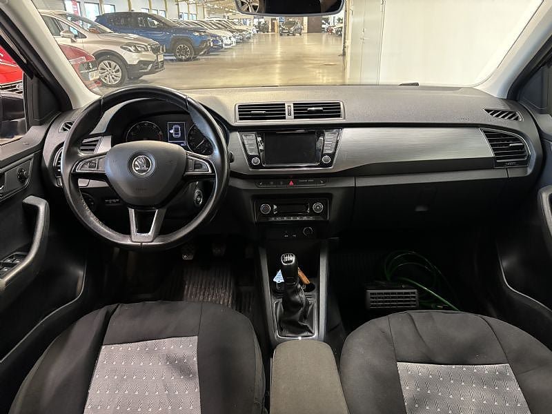 Vehicle Image 8