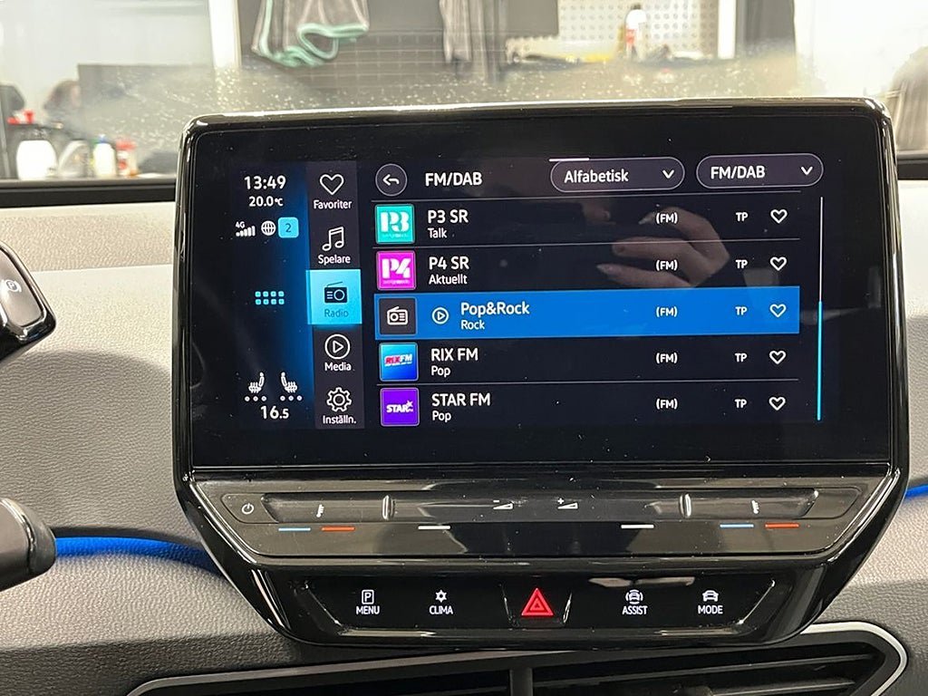 Vehicle Image 12