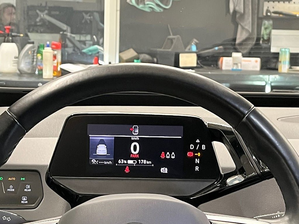 Vehicle Image 16