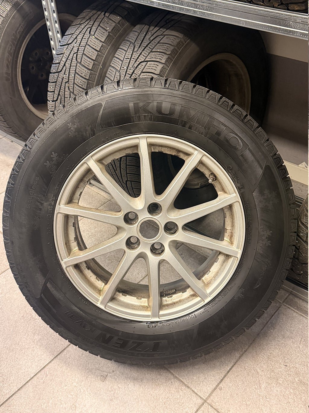 Vehicle Image 25