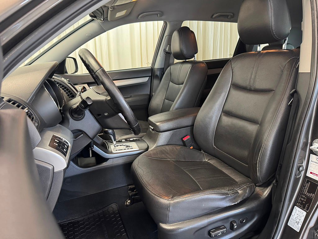 Vehicle Image 8