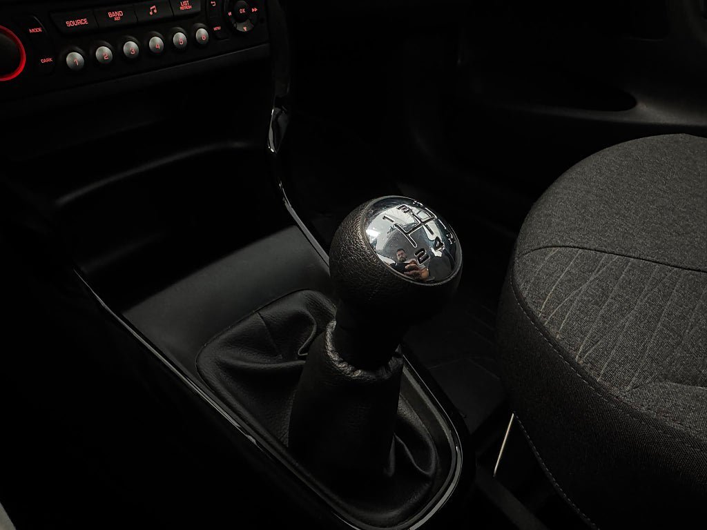 Vehicle Image 18
