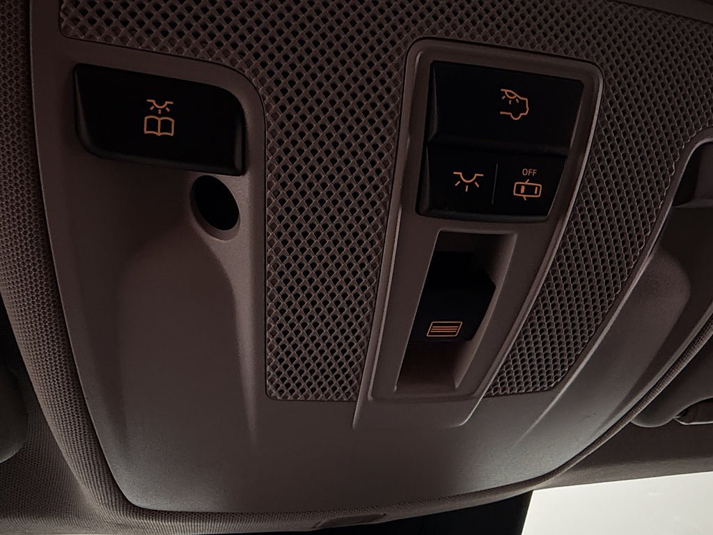 Vehicle Image 24