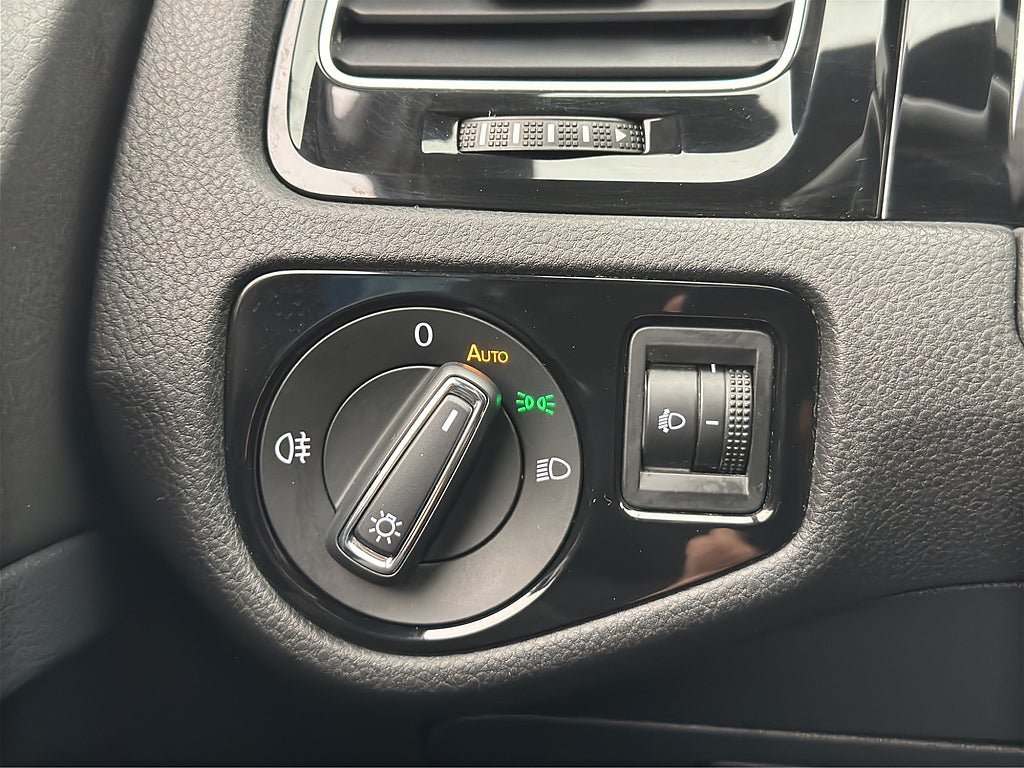 Vehicle Image 26