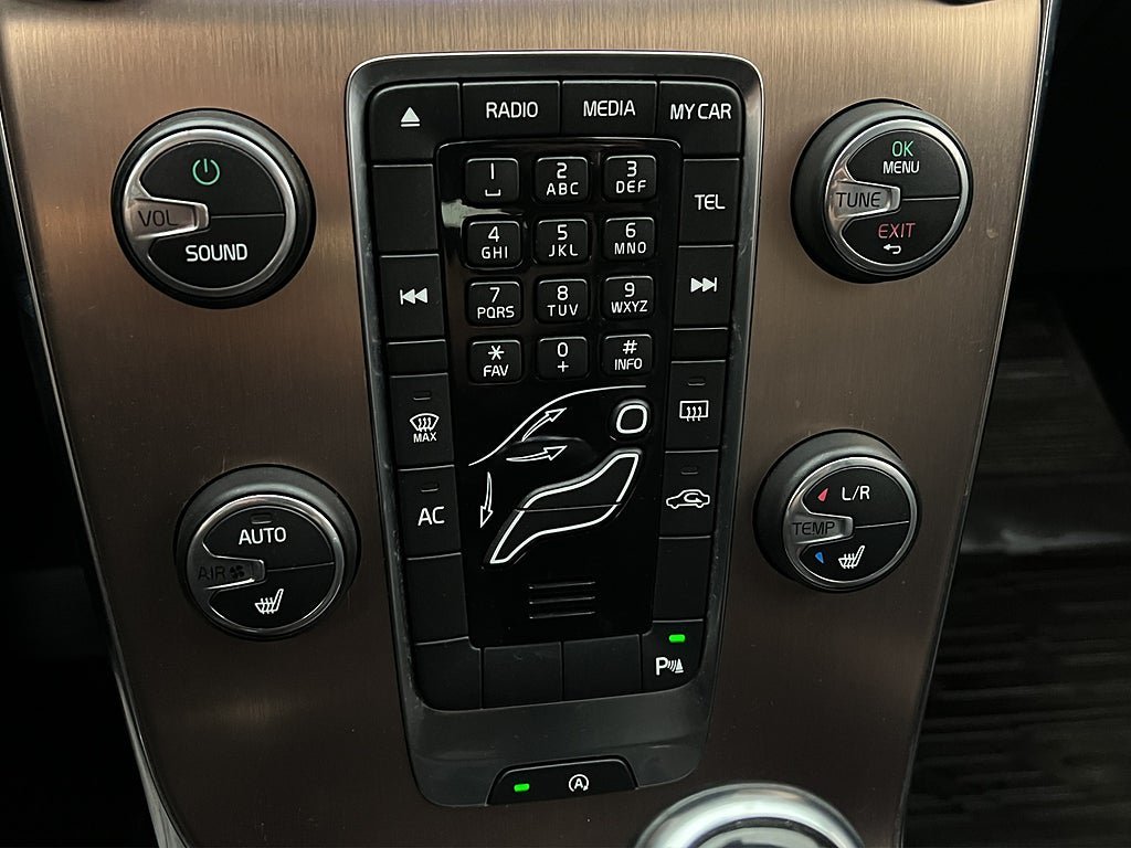 Vehicle Image 24