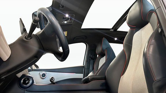 Vehicle Image 13