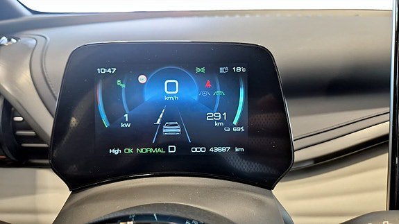 Vehicle Image 11
