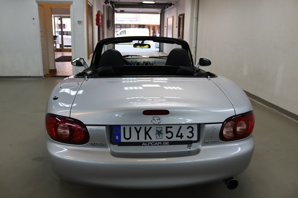 Vehicle Image 16