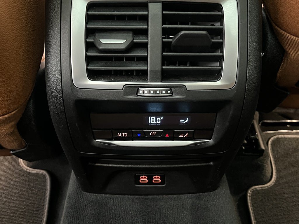 Vehicle Image 28