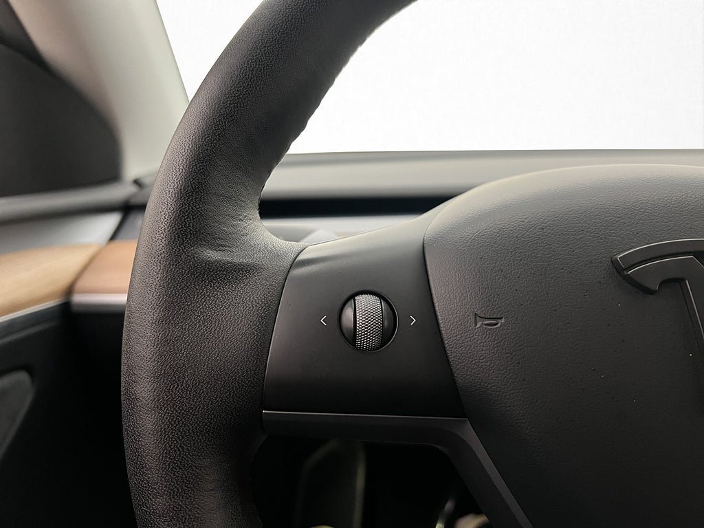 Vehicle Image 27