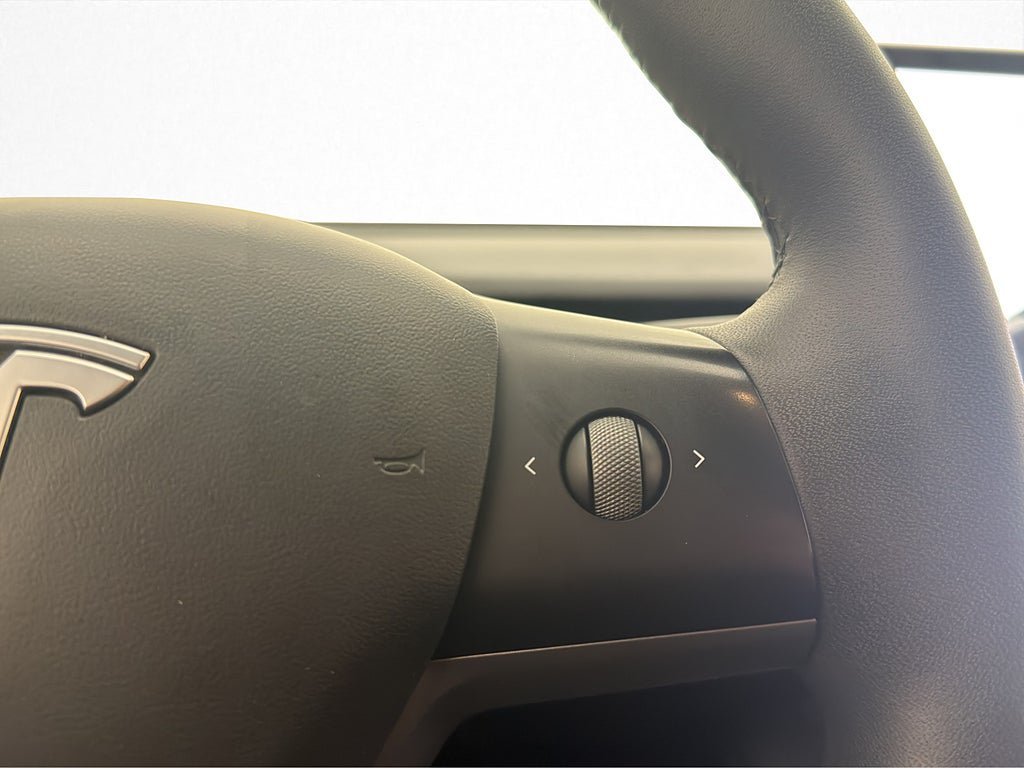 Vehicle Image 27
