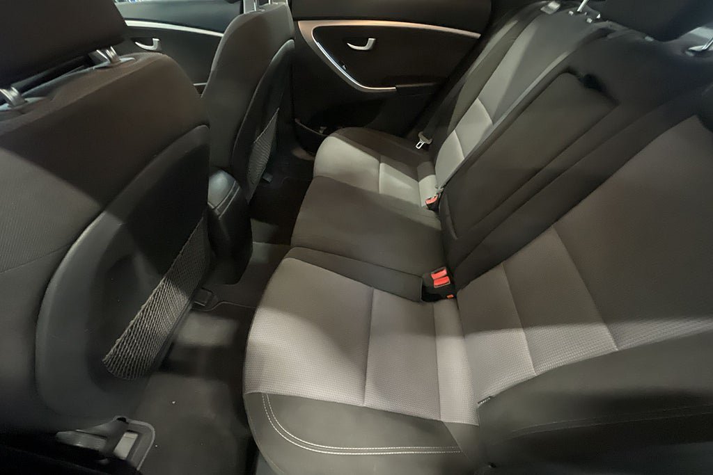 Vehicle Image 9