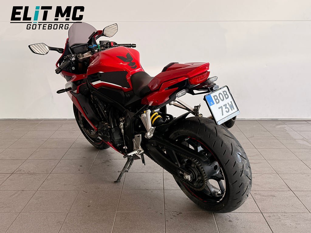 Vehicle Image 8