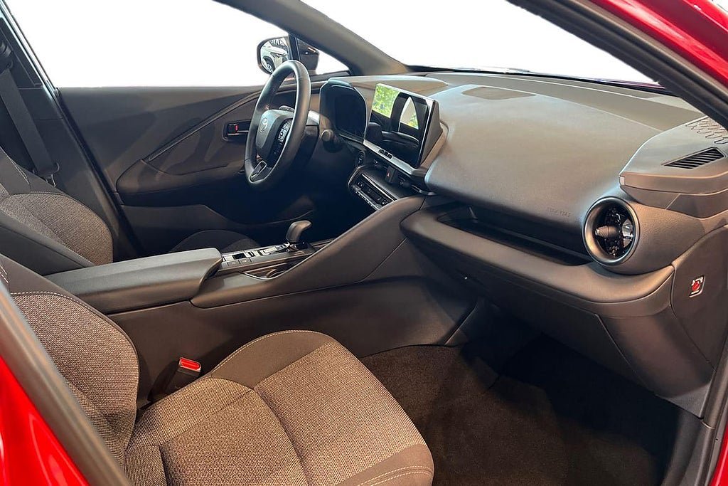 Vehicle Image 6