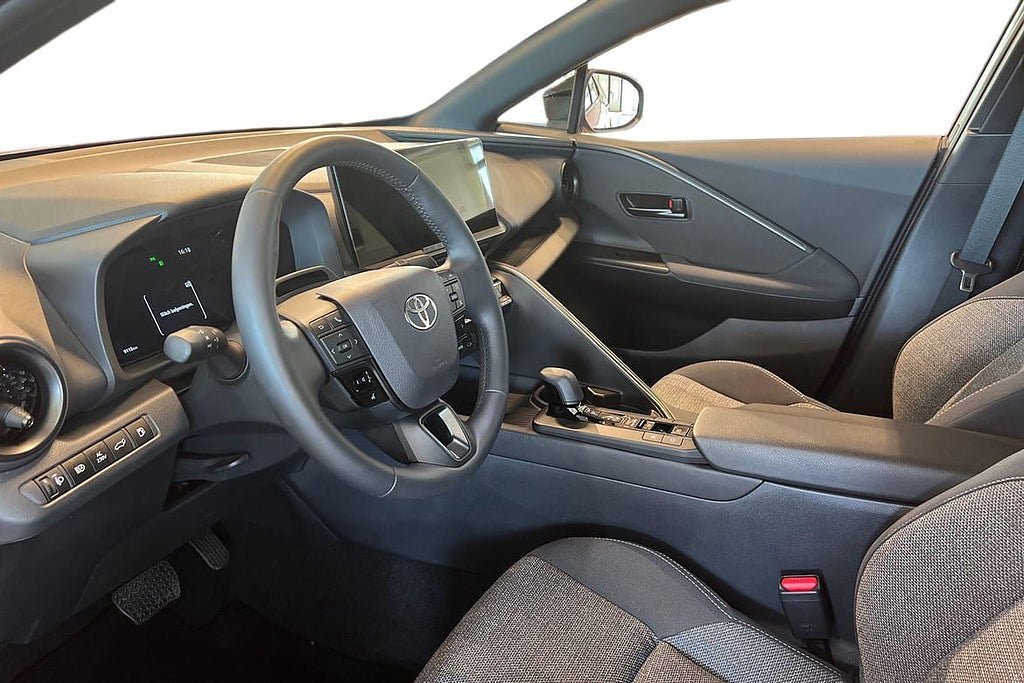 Vehicle Image 12
