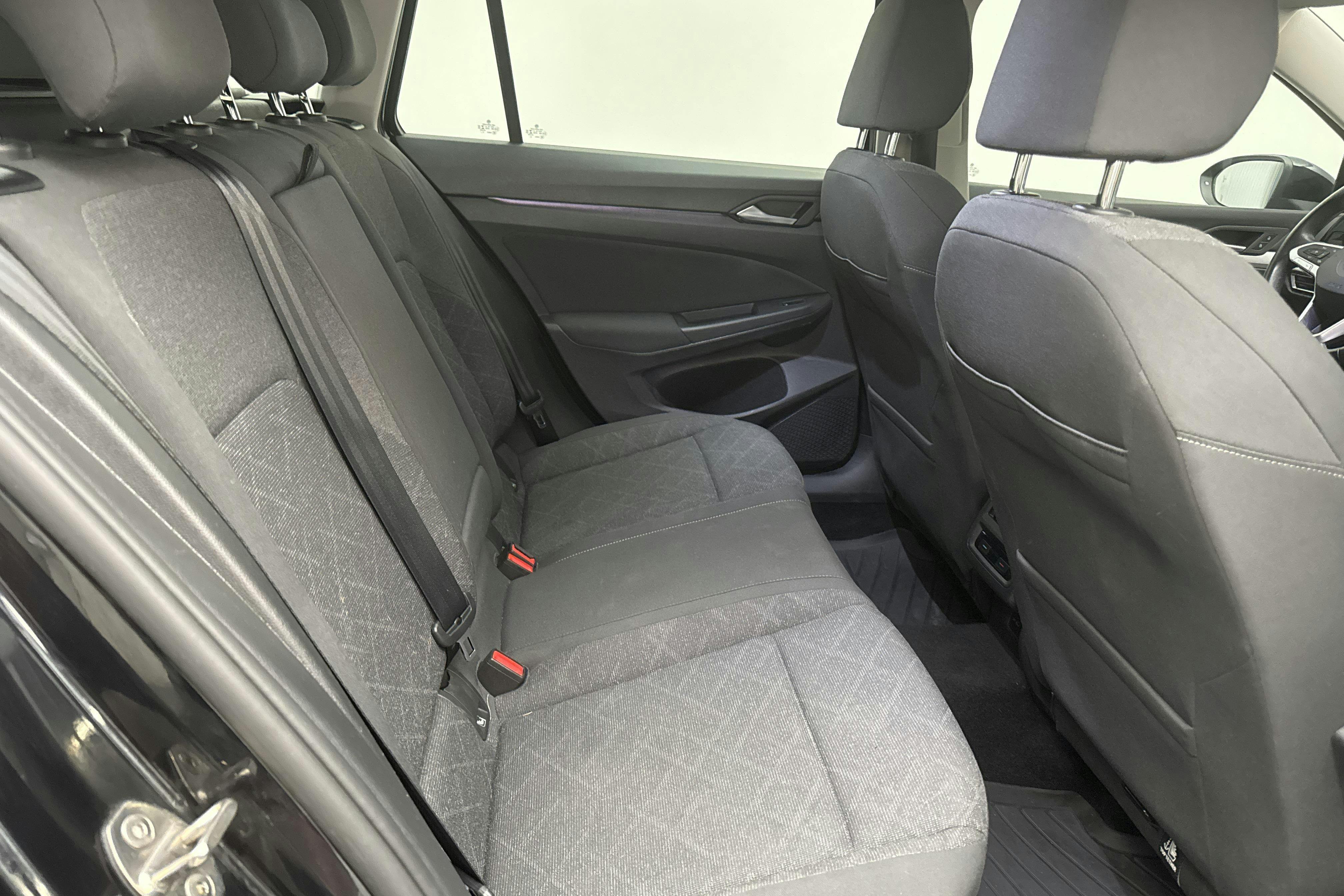 Vehicle Image 8