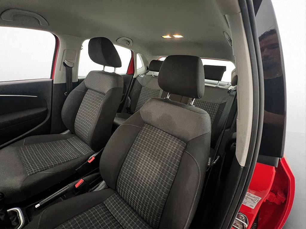 Vehicle Image 11