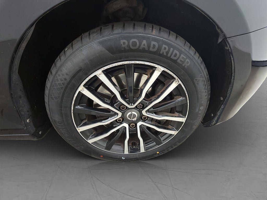 Vehicle Image 32