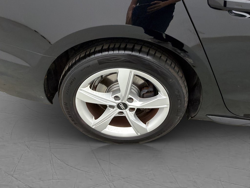Vehicle Image 33