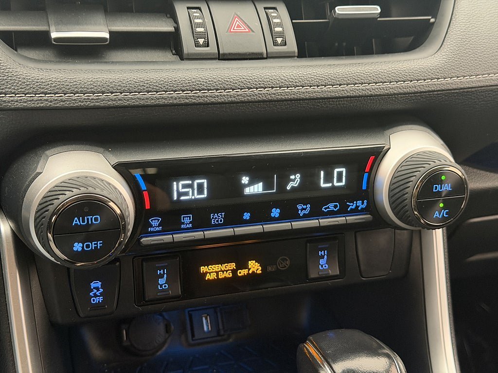 Vehicle Image 24