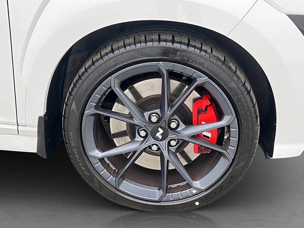 Vehicle Image 36