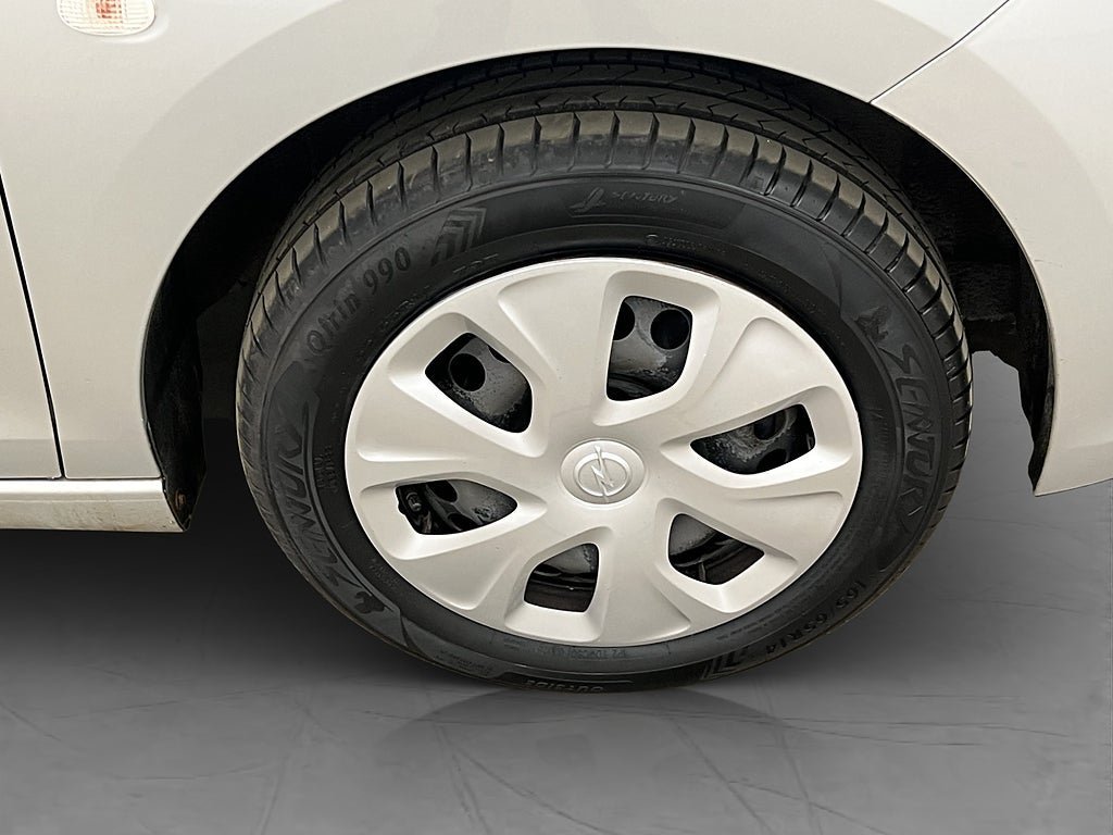 Vehicle Image 22