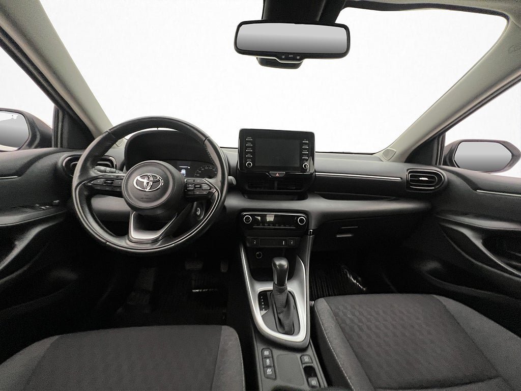Vehicle Image 12