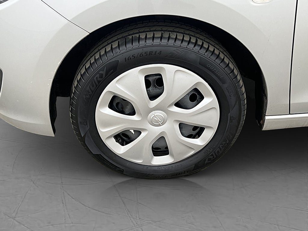 Vehicle Image 25