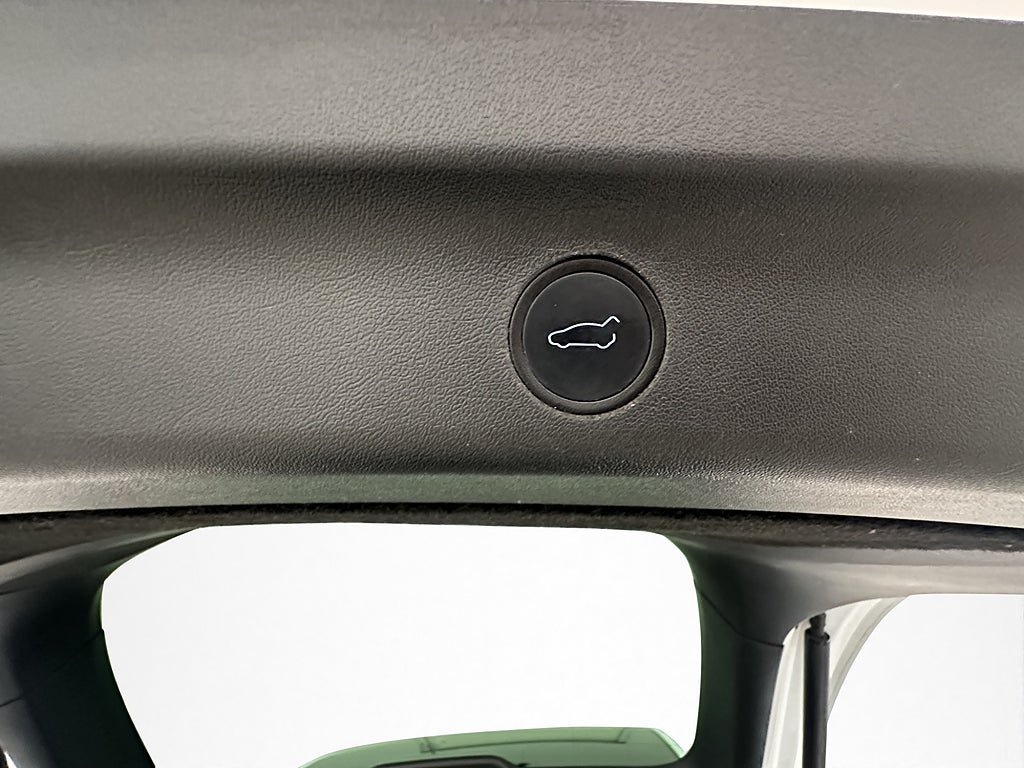 Vehicle Image 27