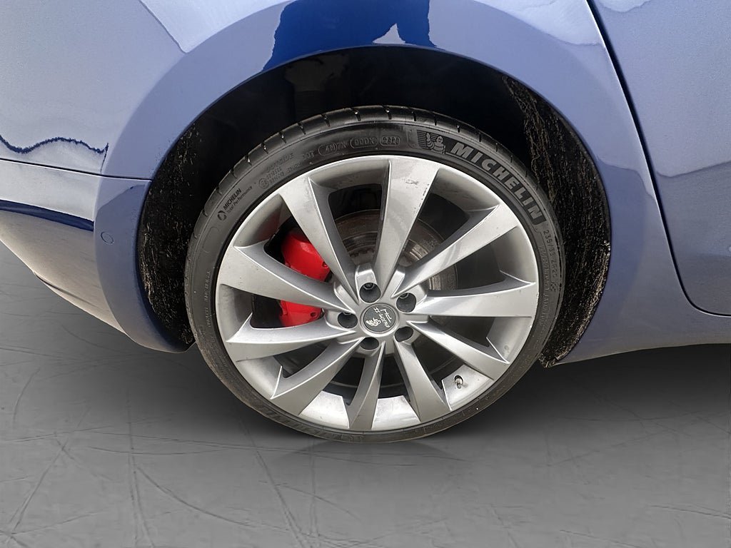 Vehicle Image 30