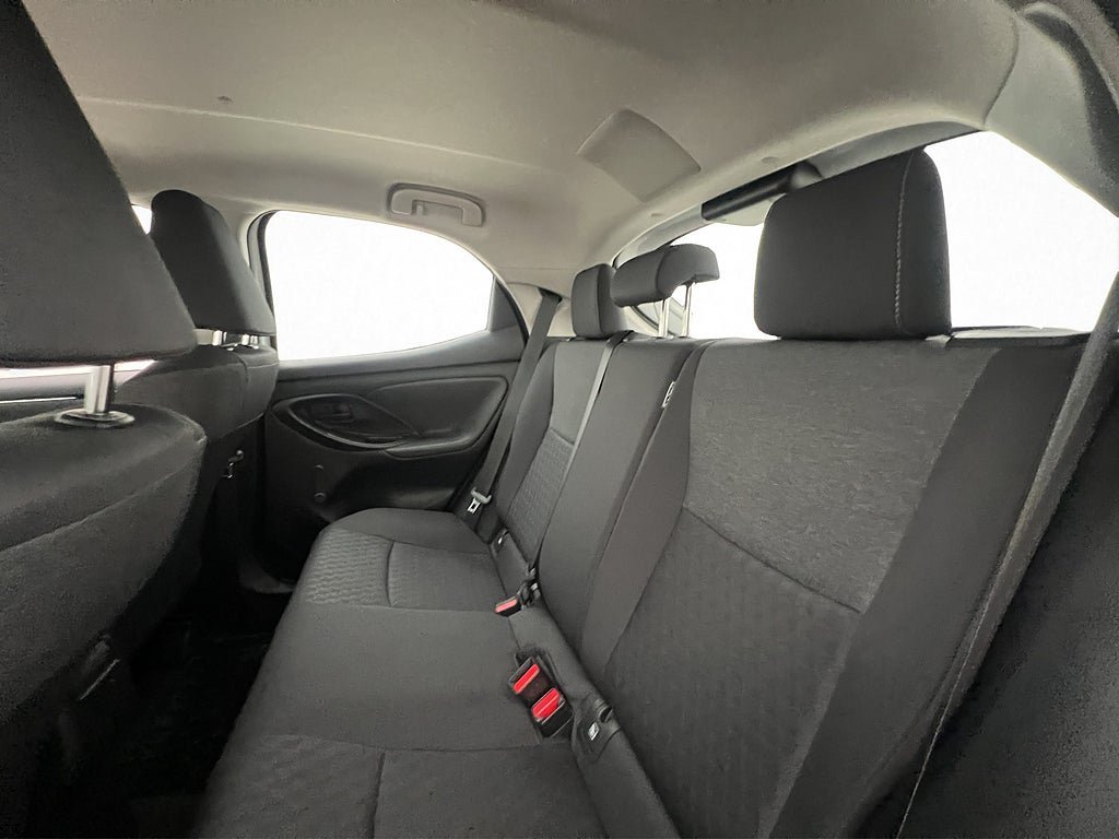 Vehicle Image 25