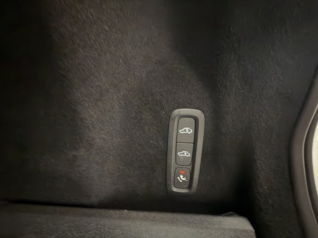 Vehicle Image 38