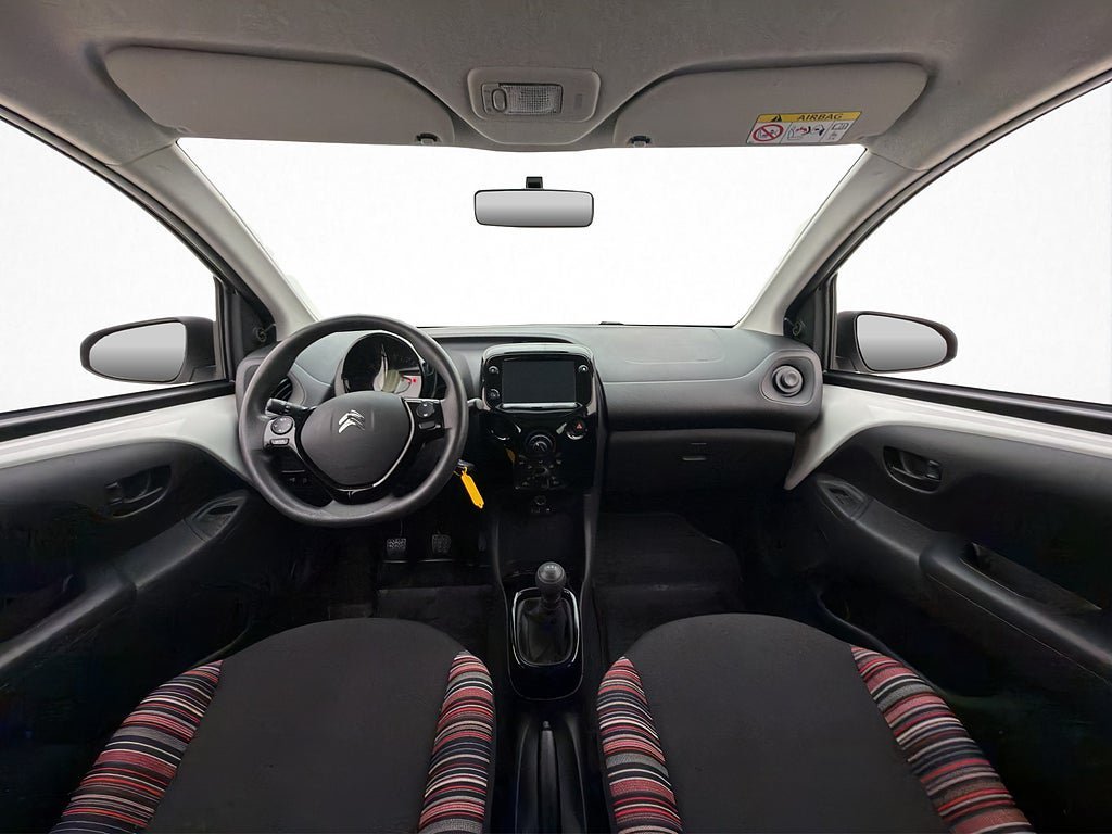 Vehicle Image 12