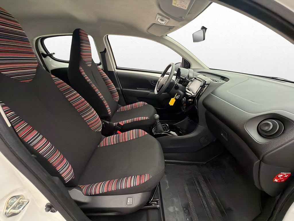 Vehicle Image 21