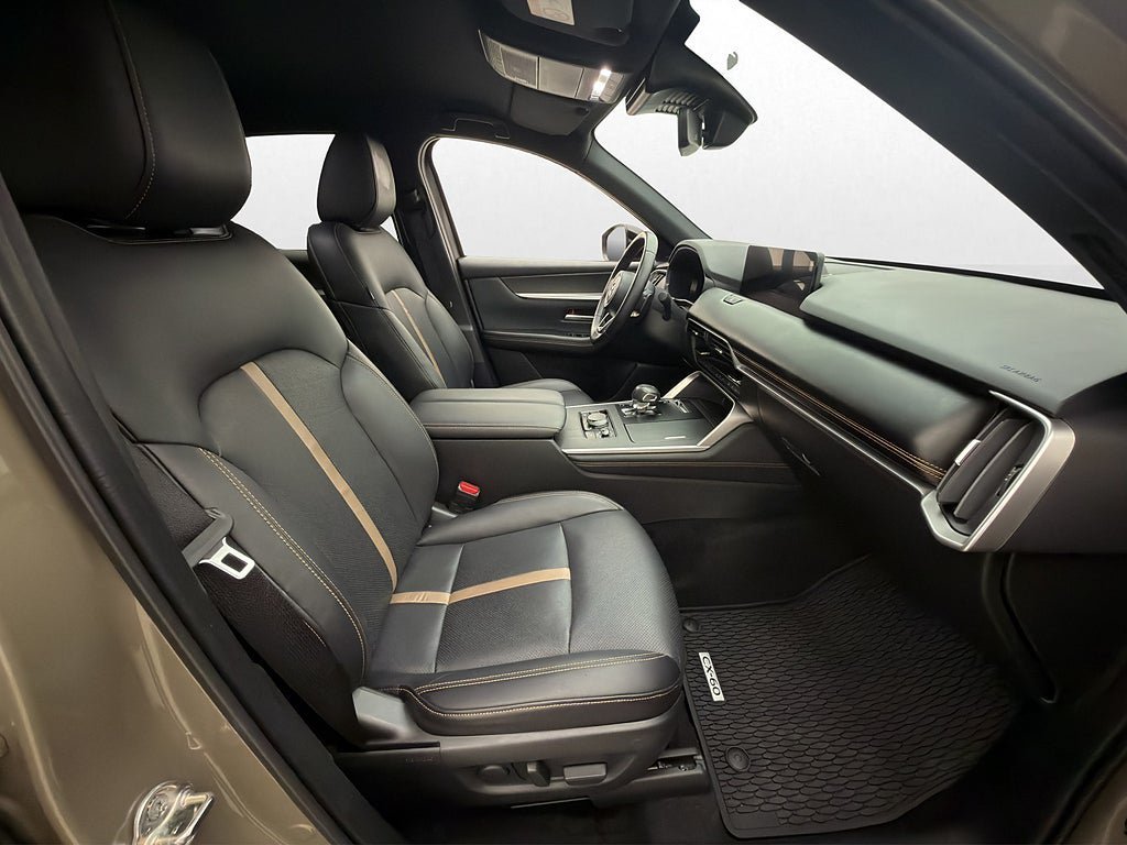 Vehicle Image 32